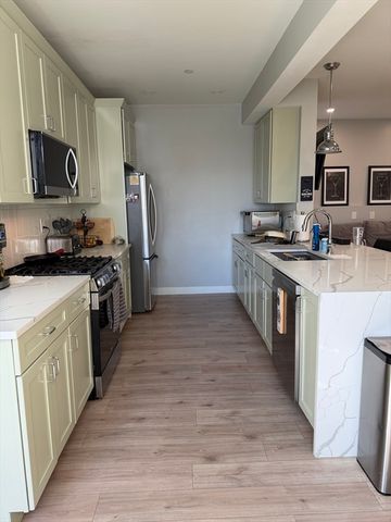 415 East 7th 2, Boston, MA 02127