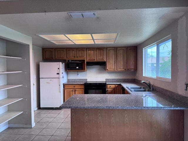 7612 Darla Way, Sacramento, CA 95828