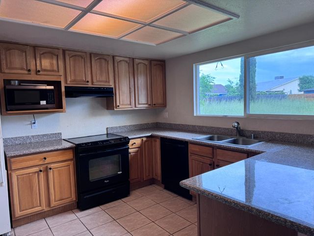 7612 Darla Way, Sacramento, CA 95828