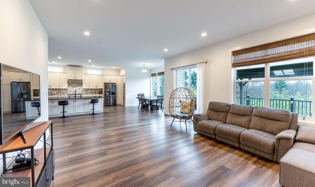 37 BOILER CT, Phoenixville, PA 19460