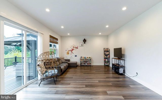 37 BOILER CT, Phoenixville, PA 19460