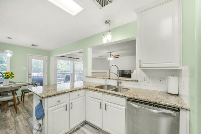 38 Tallow Hill Place, Spring, TX 77382