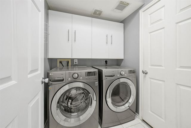 38 Tallow Hill Place, Spring, TX 77382