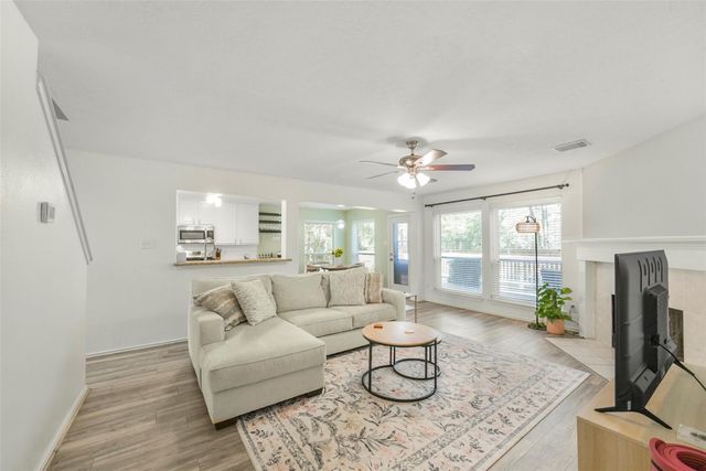 38 Tallow Hill Place, Spring, TX 77382