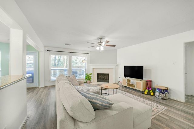 38 Tallow Hill Place, Spring, TX 77382