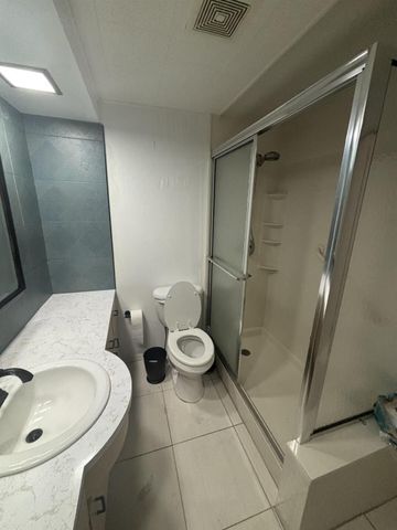 562 NE 47th St, Lot 393, Deerfield Beach, FL 33064