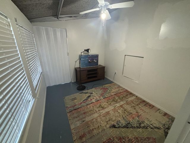 562 NE 47th St, Lot 393, Deerfield Beach, FL 33064