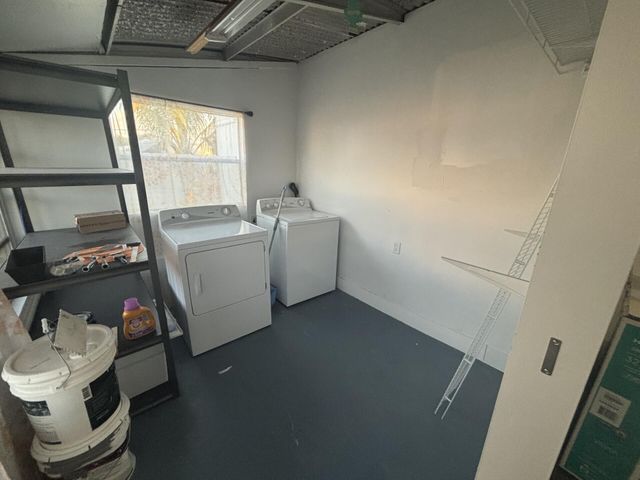 562 NE 47th St, Lot 393, Deerfield Beach, FL 33064