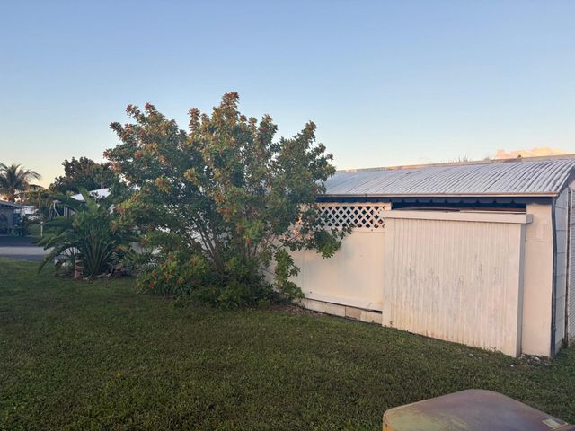 562 NE 47th St, Lot 393, Deerfield Beach, FL 33064