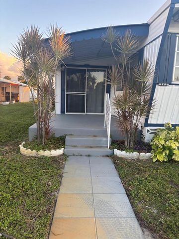 562 NE 47th St, Lot 393, Deerfield Beach, FL 33064