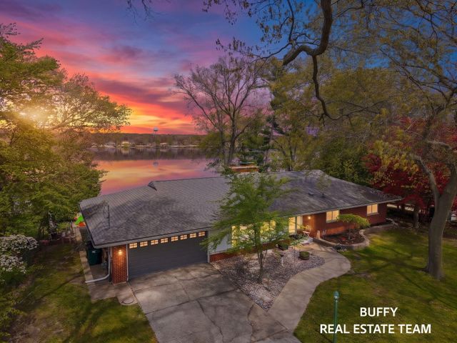 3850 Highgate Road, Norton Shores, MI 49441
