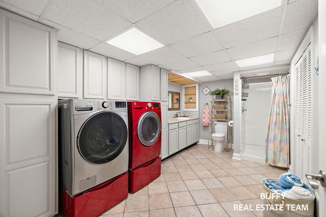 3850 Highgate Road, Norton Shores, MI 49441