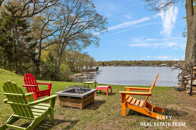 3850 Highgate Road, Norton Shores, MI 49441