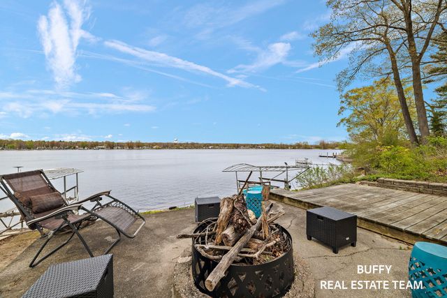 3850 Highgate Road, Norton Shores, MI 49441