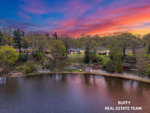 3850 Highgate Road, Norton Shores, MI 49441