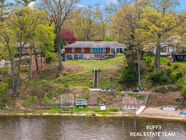 3850 Highgate Road, Norton Shores, MI 49441