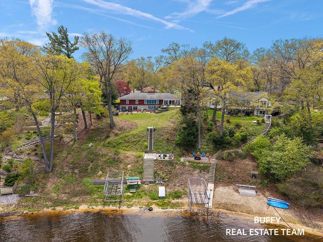 3850 Highgate Road, Norton Shores, MI 49441