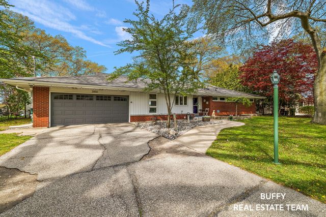 3850 Highgate Road, Norton Shores, MI 49441