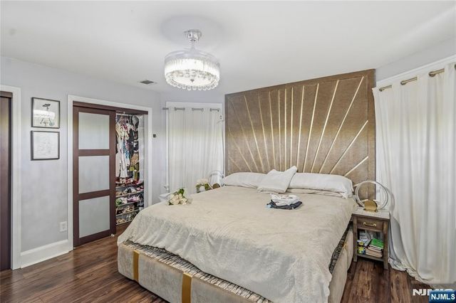 283 Hamilton Place, Hackensack, NJ 07601
