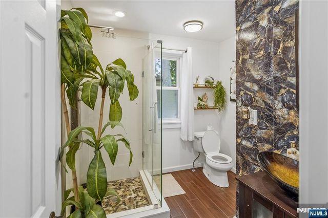 283 Hamilton Place, Hackensack, NJ 07601