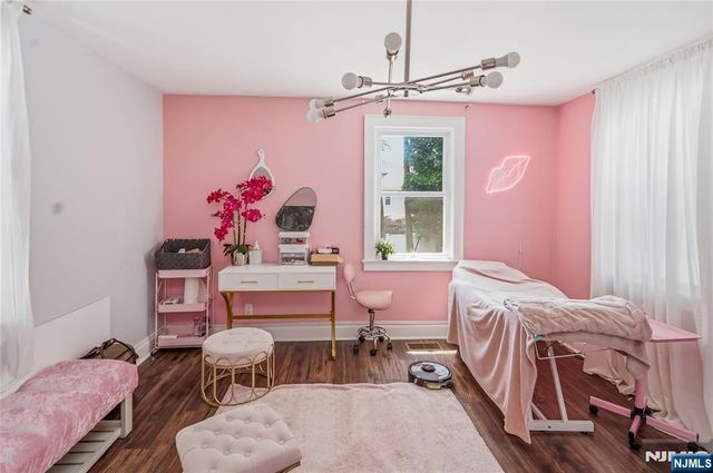 283 Hamilton Place, Hackensack, NJ 07601