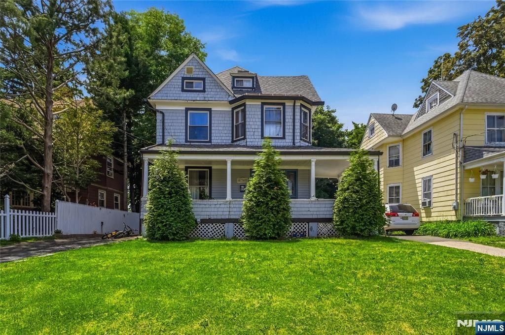 283 Hamilton Place, Hackensack, NJ 07601
