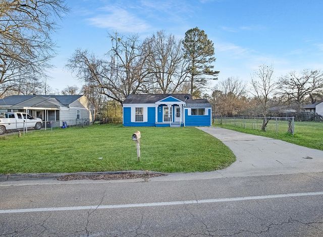 828 Burma Road, Wake Village, TX 75501