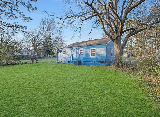 828 Burma Road, Wake Village, TX 75501