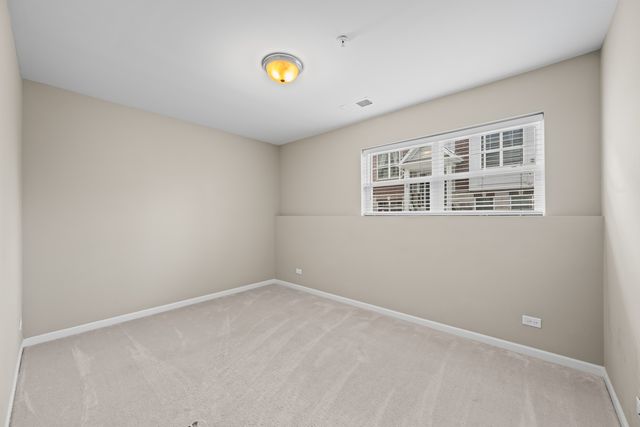 1160 Evergreen Avenue, Des Plaines, IL 60016