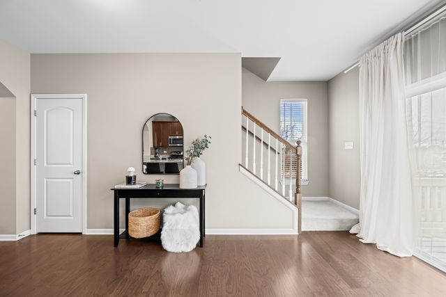 1160 Evergreen Avenue, Des Plaines, IL 60016