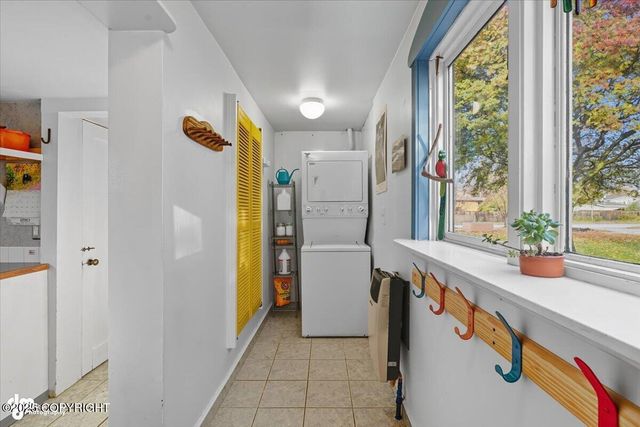 2635 Latouche Street, Anchorage, AK 99508
