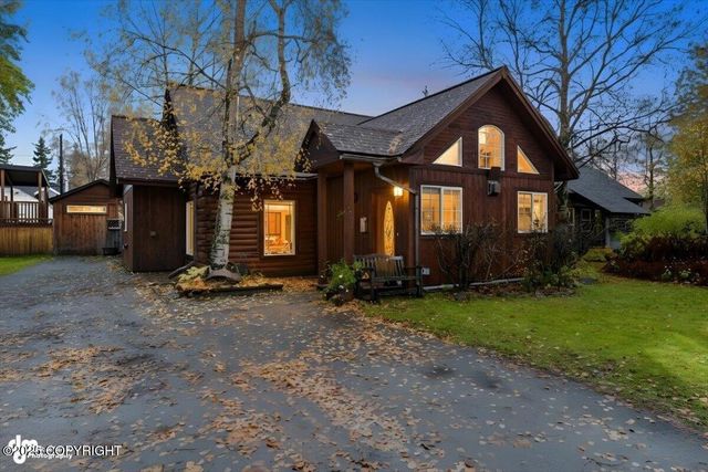 2635 Latouche Street, Anchorage, AK 99508