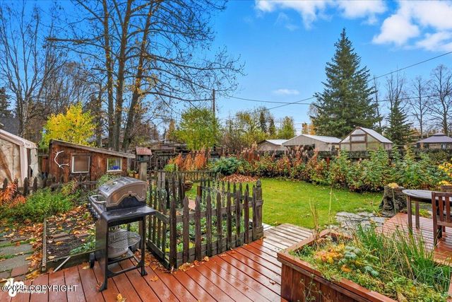 2635 Latouche Street, Anchorage, AK 99508