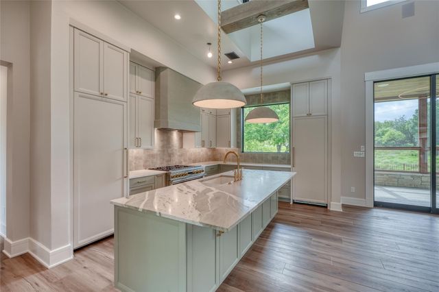 106 Edwards CIR, Horseshoe Bay, TX 78657