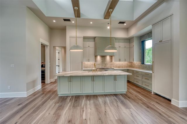 106 Edwards CIR, Horseshoe Bay, TX 78657
