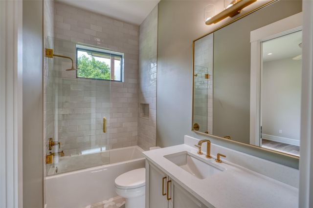 106 Edwards CIR, Horseshoe Bay, TX 78657