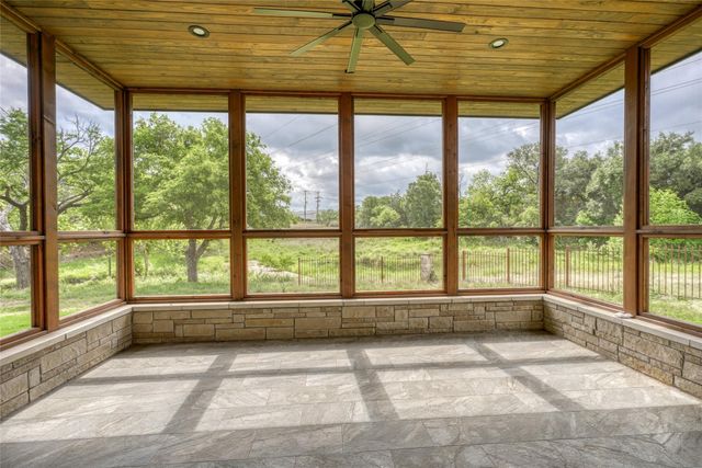 106 Edwards CIR, Horseshoe Bay, TX 78657