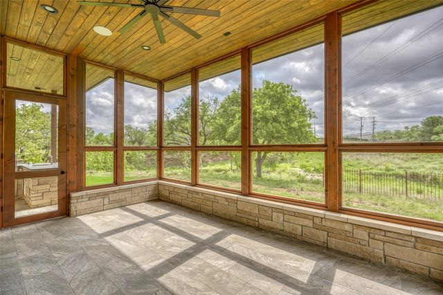 106 Edwards CIR, Horseshoe Bay, TX 78657