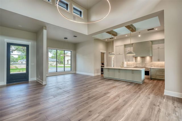 106 Edwards CIR, Horseshoe Bay, TX 78657