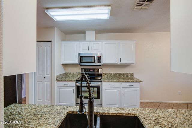 1757 W RAY Lane, Apache Junction, AZ 85120