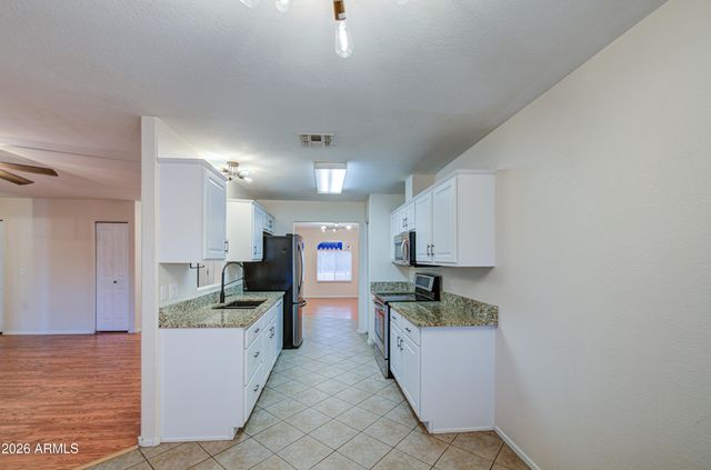 1757 W RAY Lane, Apache Junction, AZ 85120