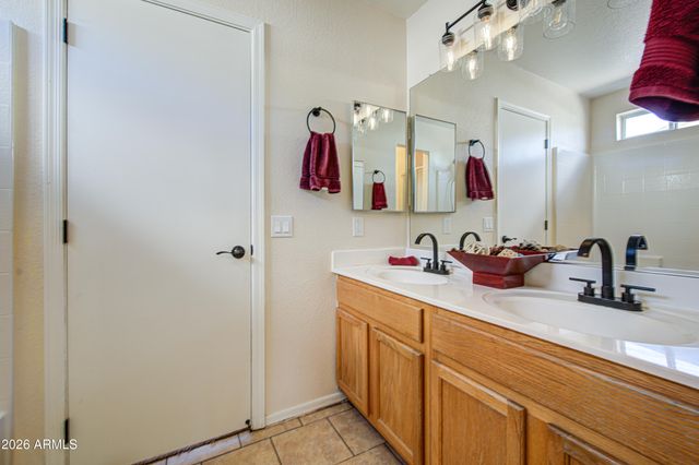 1757 W RAY Lane, Apache Junction, AZ 85120