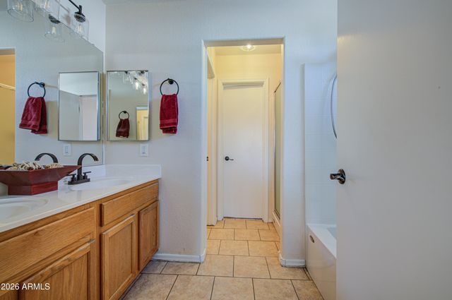 1757 W RAY Lane, Apache Junction, AZ 85120