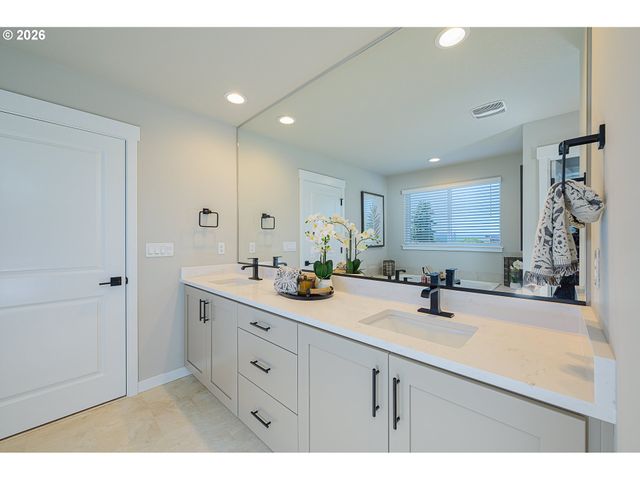 18635 WARM SPRINGS St 4, Sandy, OR 97055