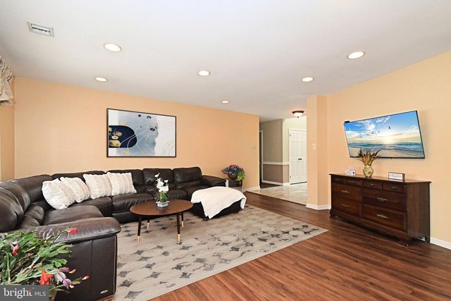 6196 WASHINGTON LN, Bensalem, PA 19020