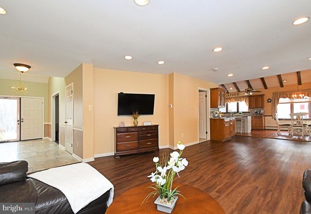 6196 WASHINGTON LN, Bensalem, PA 19020