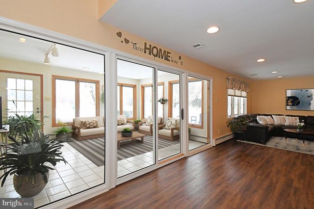 6196 WASHINGTON LN, Bensalem, PA 19020