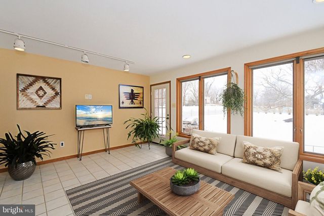 6196 WASHINGTON LN, Bensalem, PA 19020