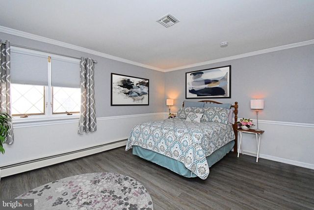 6196 WASHINGTON LN, Bensalem, PA 19020