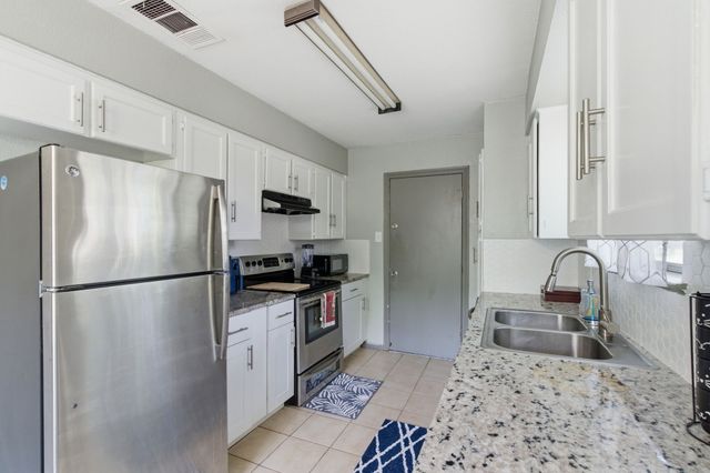5315 Iris Lane, Arlington, TX 76016